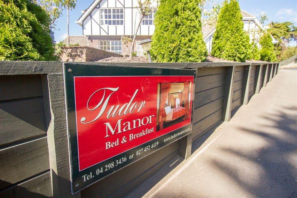 Tudor Manor Bed & Breakfast Bed and Breakfast Paraparaumu Exteriör bild